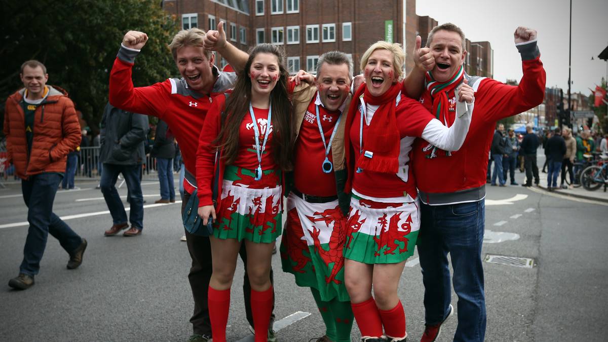 Aber auch Röcke in den Nationalfarben liegen offenbar voll im Trend