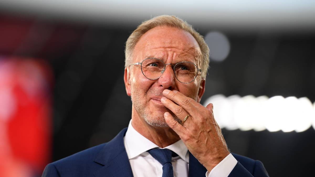 30. JULI: Rummenigge reagiert am Rande des Audi Cups verstimmt auf Kovacs Vorpreschen. "Mir haben seine Aussagen nicht gefallen. Da mache ich keinen Hehl draus", kritisiert Rummenigge im "ZDF"