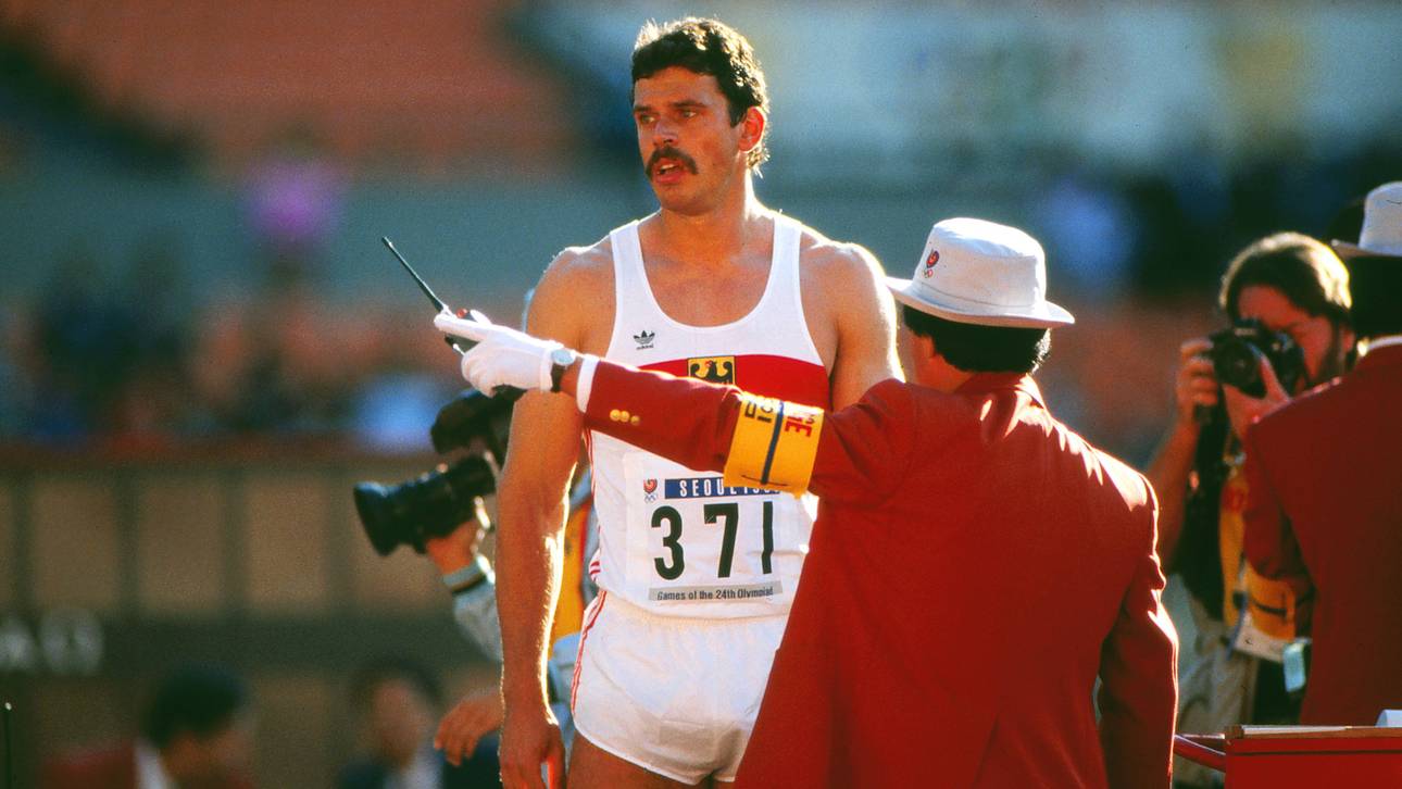 Jürgen Hingsen wird nach drei Frühstarts disqualifiziert