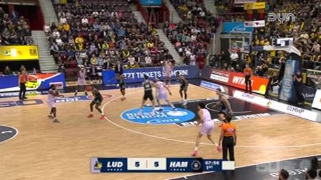 Spiel Highlights zu MHP RIESEN Ludwigsburg - Veolia Towers Hamburg