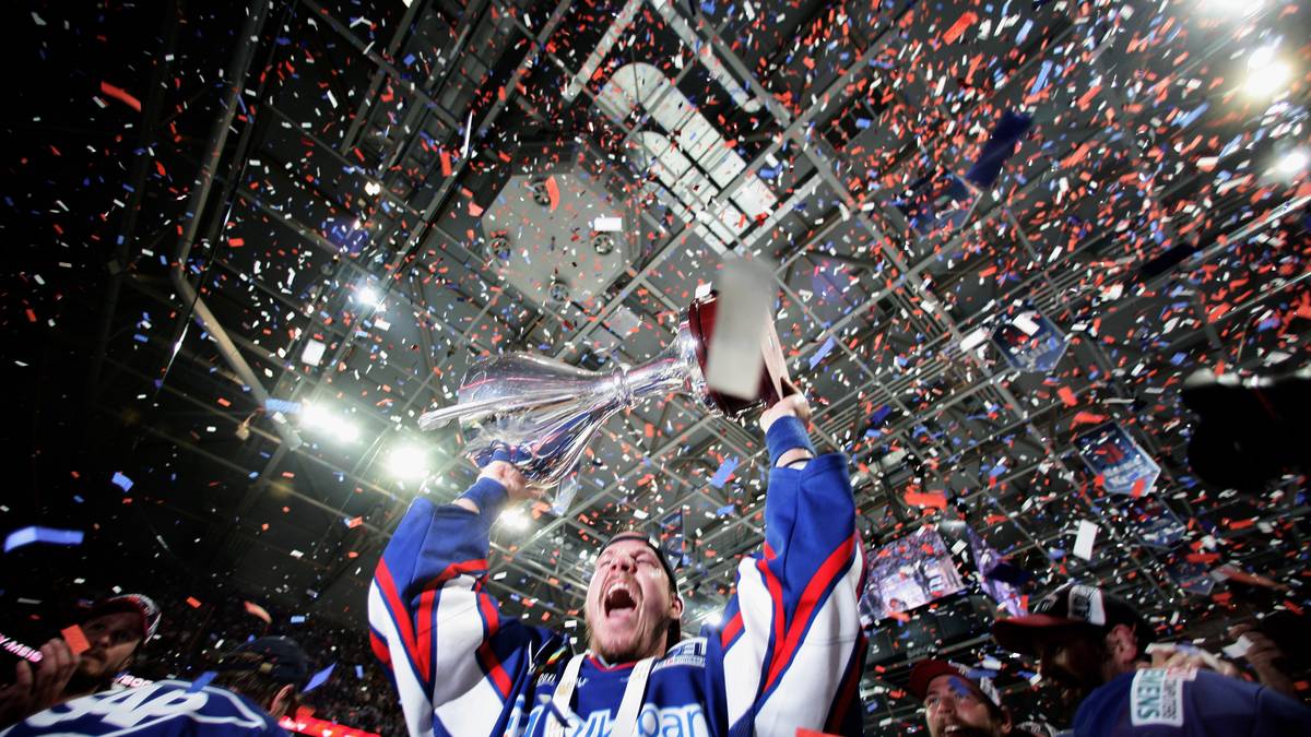 2006/07 - ADLER MANNHEIM - Sinupret Ice Tigers Nürnberg 3:0: Im Finale 2007 setzen sich die Adler Mannheim (wie schon 1999) gegen Nürnberg durch und feiern damit ihren fünften Titelgewinn in der DEL 