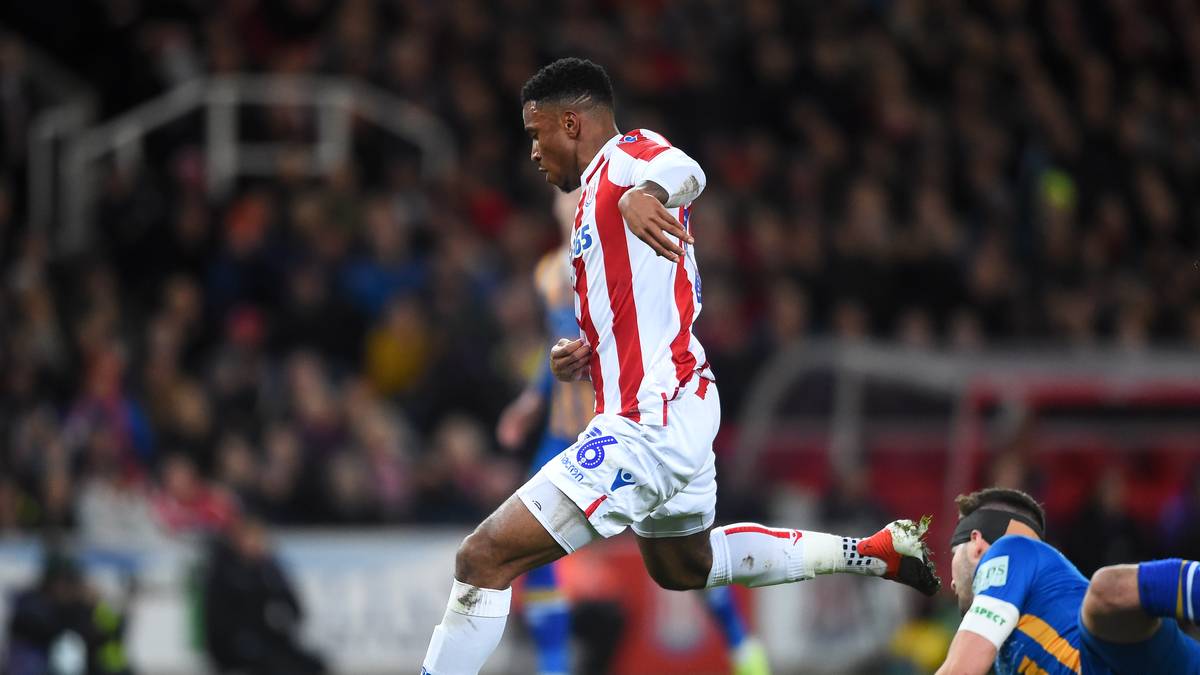 2017 debütiert er in der Premier League, kommt aber nur zu vier Kurzeinsätzen. Stoke steigt ab und auch in der Championship steht Campbell hinten an. Im Winter 2019 verleiht ihn Stoke nach Shrewsbury Town. Dort erzielt er in 15 Ligaspielen fünf Tore - Zukunft offen. Sein Marktwert liegt nur noch bei 340.000 Euro