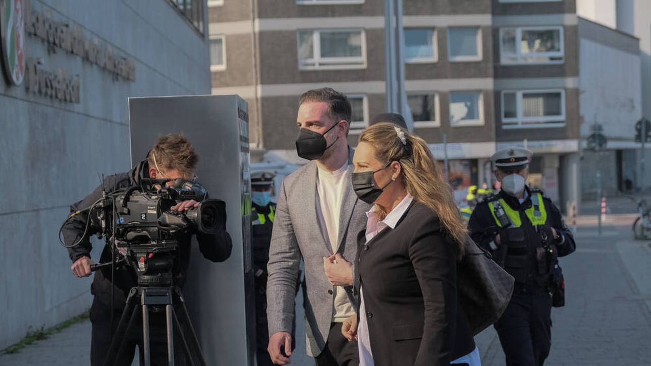 Christoph Metzelder auf dem Weg ins Düsseldorfer Amtsgericht