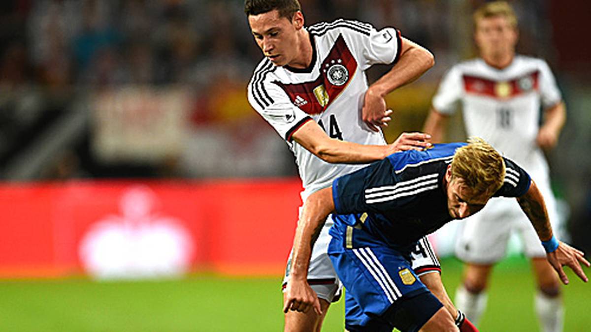 JULIAN DRAXLER: Der Schalker war motiviert. Teilweise übermotiviert, sah früh Gelb. Bei ihm wechselten sich in der Offensive Licht und Schatten ab. Musste in der 33. Minute verletzt runter. SPORT1-NOTE: 3,5 
                  
                  
                  
                  