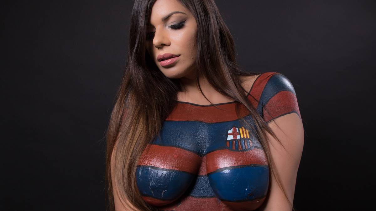 Beim Bodypainting kommt Cortez sogar komplett ohne Oberteil aus