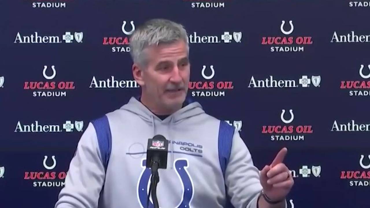 NFL: Indianapolis Colts Headcoach Frank Reich scherzt mit Reporter