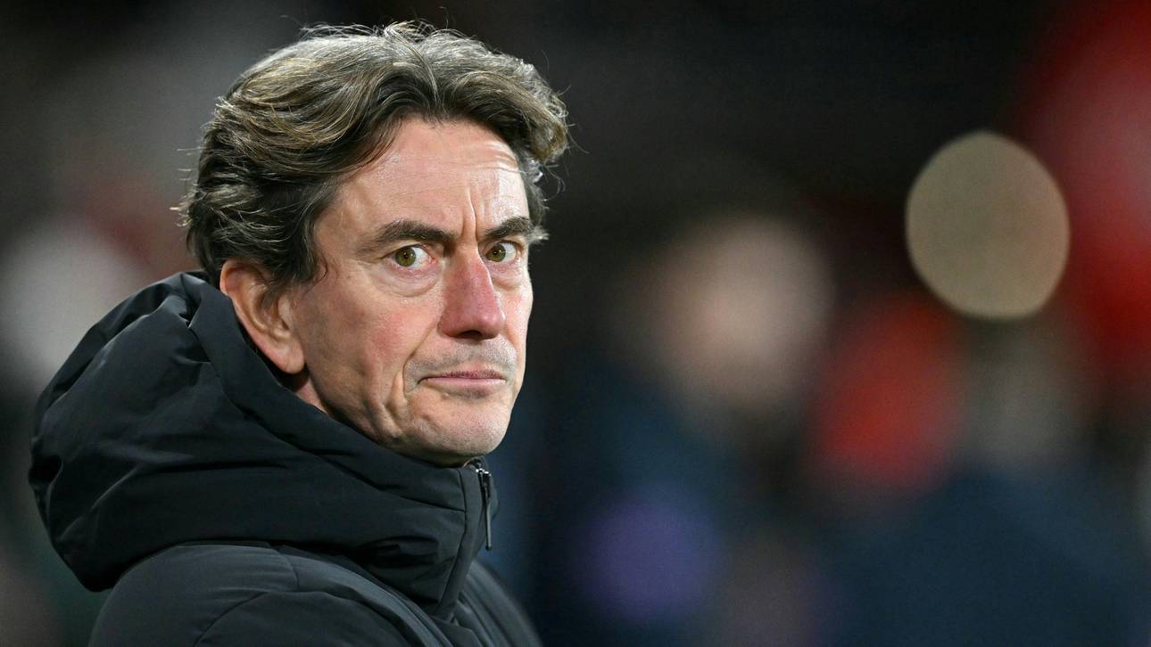 Foto mit Arsenal-Tasse: Druck auf Spurs-Coach Frank wächst