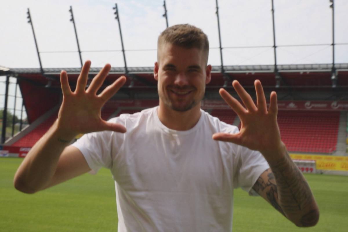 Regensburg-Keeper Alexander Meyer hatte großen Anteil am Klassenerhalt. Mit elf Spielen ohne Gegentor holt er sich den Sieg im Weisse-Weste-Ranking der 2. Bundesliga 2020/21.