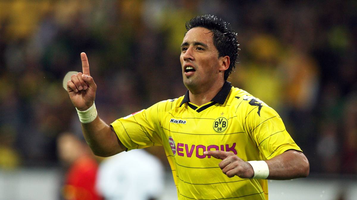 Im Schwarz-Gelben Trikot durfte er über 49 Treffer in 102 Spielen jubeln. Mit 35 Jahren ist Barrios momentan vereinslos und wird seine Karriere wohl beenden