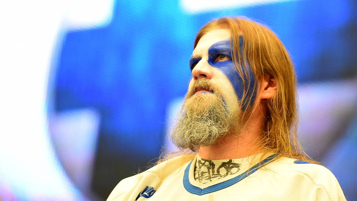 Die Finnen gehören in Tschechien zu den kreativsten, was die Gesichtsbemalung betrifft