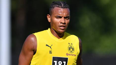 Manuel Akanji sucht nach einer neuen Herausforderung und will Borussia Dortmund verlassen. Doch bislang gerät die Umsetzung ins Stocken.