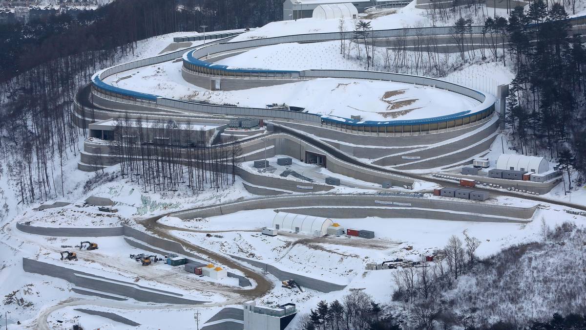 OLYMPIC SLIDING CENTRE (ASL): Rodeln, Bob, Skeleton - Kapazität: 7000 Zuschauer (1100 Sitzplätze, 5900 Stehplätze)