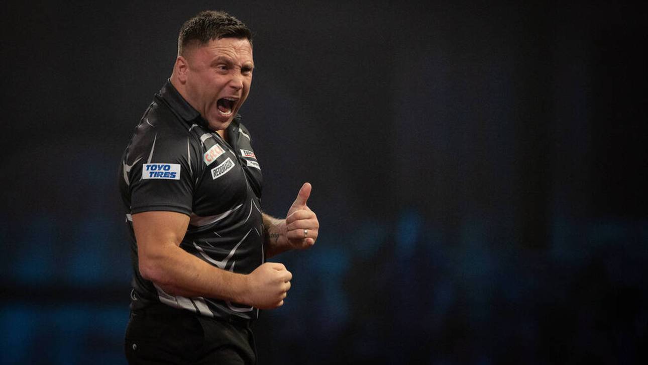 Price fertigt Barney ab