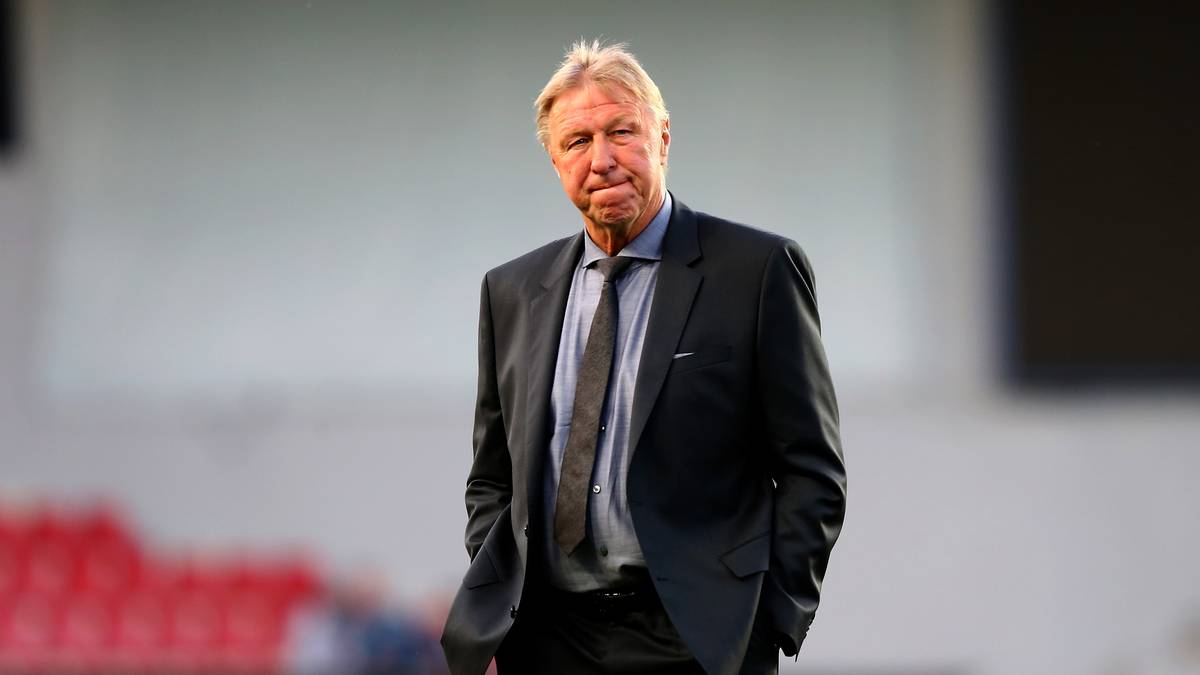 Trainer Horst Hrubesch schaut nicht wirklich zufrieden aus