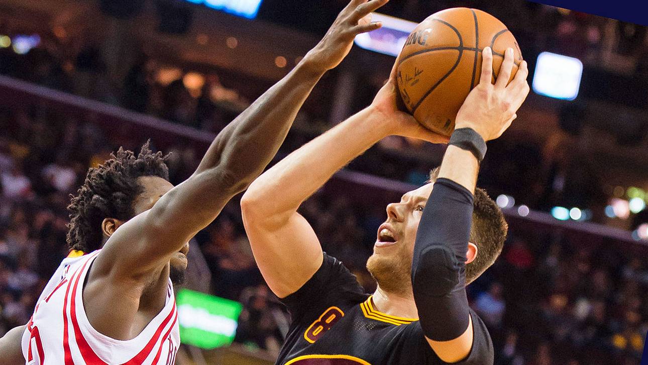 Hi-Tech verboten: James‘ Kollege kriselt