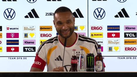 Das DFB-Team bangt um einen Einsatz von Nico Schlotterbeck bei den anstehenden WM-Qualifikationsspielen. Jonathan Tah erklärt, wie er seinen Innenverteidiger-Kollegen wahrnimmt - und reagiert auf die Gerüchte über einen möglichen Wechsel des BVB-Profis zum FC Bayern.