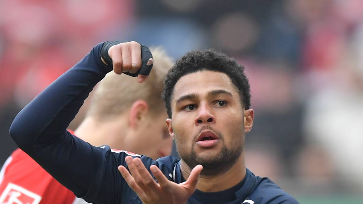 Serge Gnabry erhöht in der 50. Minute auf 2:0 für die Gäste