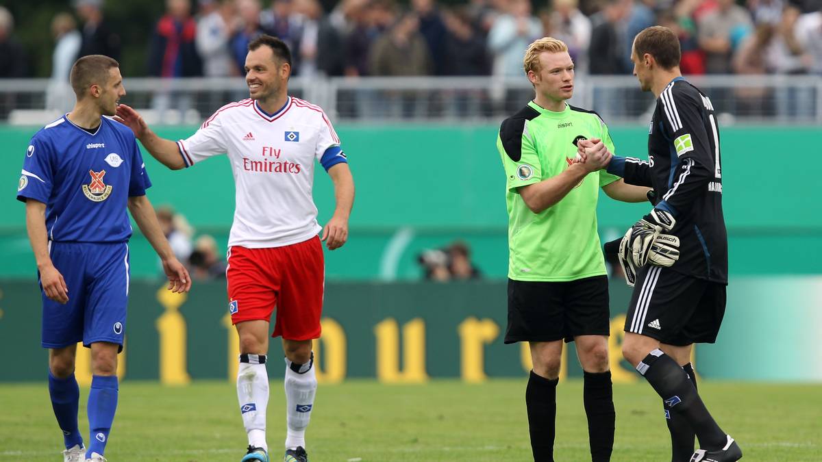 2011/12: Im Sommer 2011 kommen die Hamburger beim Regionalligisten VfB Oldenburg mit einem blauen Auge davon. Mit Ruhm bekleckern sich die Hanseaten beim knappen 2:1 jedoch nicht