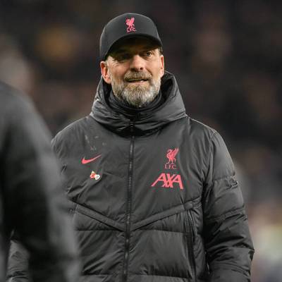 Löst Liverpool-Coach Jürgen Klopp den aktuellen Bundestrainer Hansi Flick nach dem Vorrunden-Aus bei der WM ab? Klopps Berater reagiert.