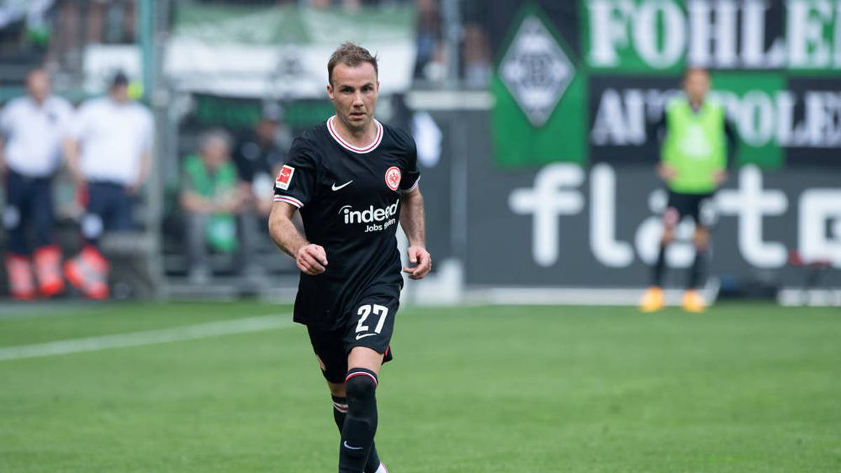 Zwei Jahre nach der WM 2014 verließ Götze den FC Bayern und ging zurück zum BVB. Bei beiden Vereinen wurde er nicht glücklich. So entschied er sich, einen Schritt zurück zu machen. Bei PSV Eindhoven fand er 2020 seine alte Stärke zurück und feierte 2022 die Rückkehr in die Bundesliga. Bei Eintracht Frankfurt hat Götze eine neue Heimat gefunden.