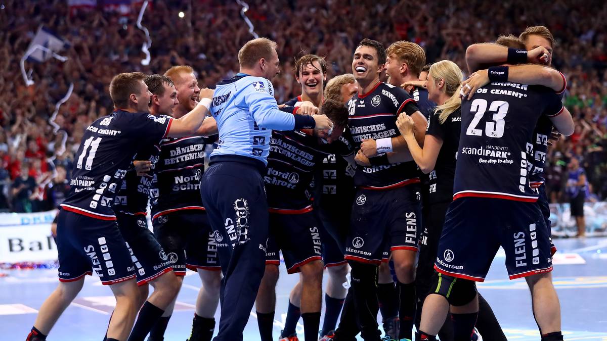 Die SG Flensburg-Handewitt entscheidet in einem Final-Krimi die deutsche Meisterschaft für sich. SPORT1 zeigt, wie die einstigen "Vizeburger" den Titel feiern