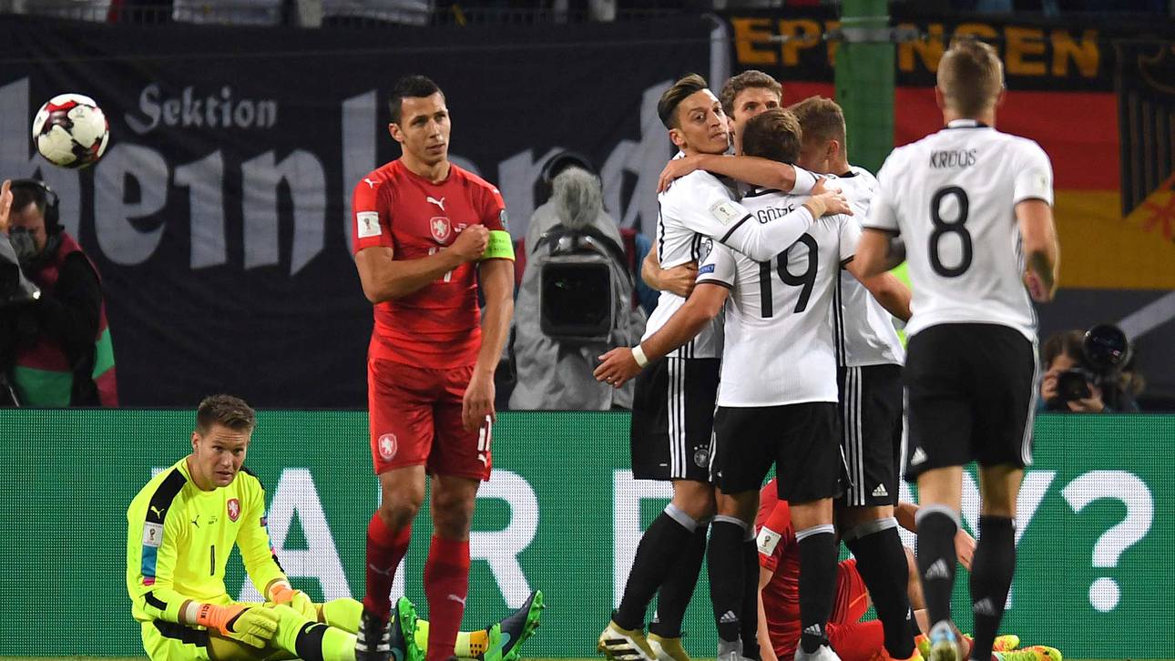 Souveränes Deutschland auf WM-Kurs