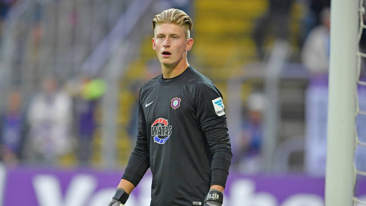 33. PLATZ: Robert Jendrusch (Erzgebirge Aue): Weisse Westen: 0 - Gegentore: 7