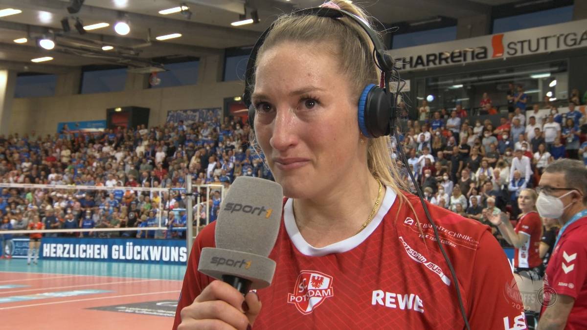 Laura Emonts und der SC Potsdam scheitern im Finale um die Deutsche Meisterschaft denkbar knapp im fünften Spiel der Serie. Nach der Partie kann Potsdams Kapitänin ihre Emotionen nur schwer zurückhalten.