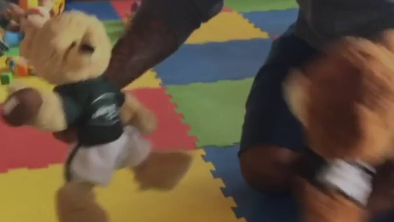 NFL-Star wirbt mit Teddys für Kollegen