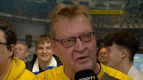 Beim Fantalk lässt ein BVB-Fan Moderator Thomas Helmer wegen der verpassten Meisterschaft in der vergangenen Saison eiskalt abblitzen. 