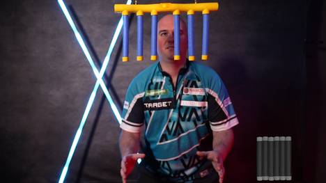 Rob Cross unterzieht sich dem Reaktions-Test vor der Darts-WM 2026.