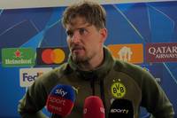 BVB-Torhüter Gregor Kobel äußert sich nach dem Auftaktsieg in der Champions League zum Debüt-Treffer von Serhou Guirassy - und findet dabei auch lobende Worte für Kapitän Emre Can. 