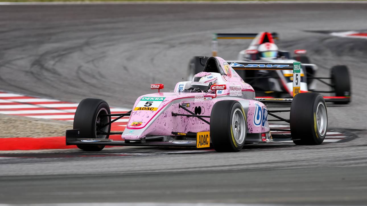 Formel 4: Doppelsieg für Mücke