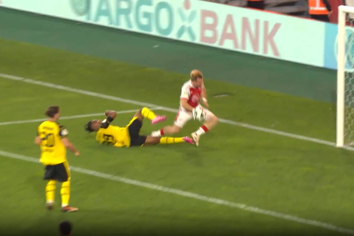 Filippo Mane gibt im DFB-Pokal sein Profi-Debüt beim BVB und kann dabei überzeugen. Nun winken dem Italiener weitere Einsätze.