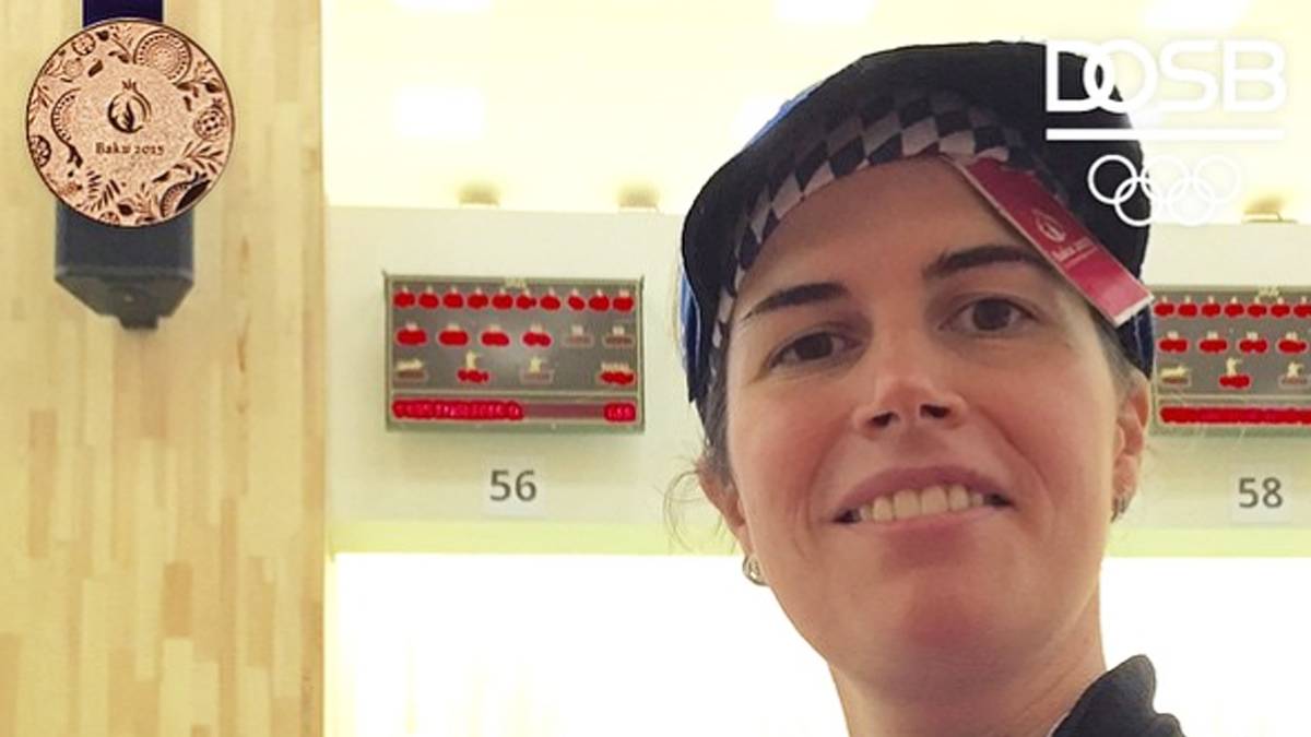 Ein gutes Auge hat Schützin Barbara Engleder bewisen. Lohn ist der dritte Platz mit dem Luftgewehr.