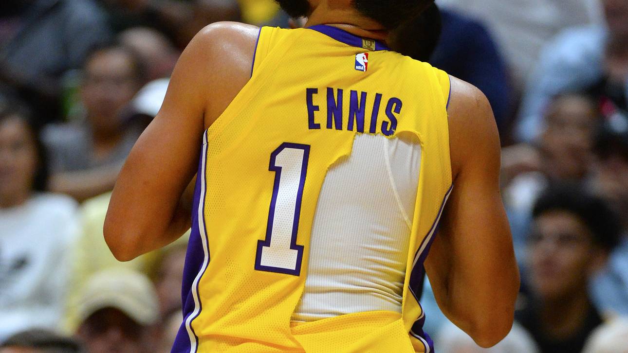 Minnesota Timberwolves v Los Angeles Lakers