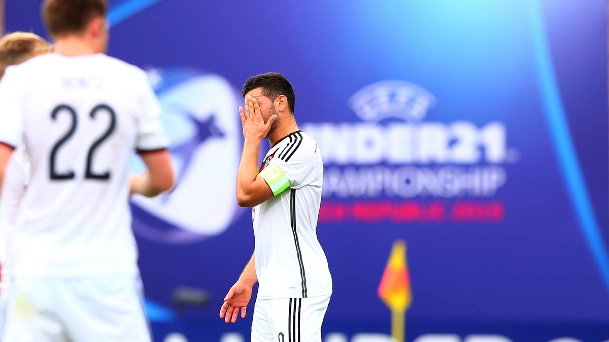 KEVIN VOLLAND: Kommt in der 8. Minute nach Steilpass von Schulz einen Tick zu spät für eine mögliche Großchance. Der Kapitän findet im Sturmzentrum insgesamt aber überhaupt nicht ins Spiel - was allerdings weniger an ihm, als an seinen Mitspielern liegt - SPORT1-Note: 4,5