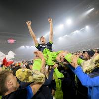 Besser hätte das Drehbuch aus Bochumer Sicht nicht enden können. VfL-Torhüter Andreas Luthe hat zum Abschluss seiner Karriere einen großen Anteil daran, dass die Westfalen nach einem irren Relegations-Drama erstklassig bleiben.  