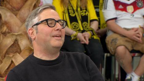 Das Machtgefüge beim FC Bayern München ist Thema im STAHLWERK Doppelpass. Ein wilder Vergleich von Philipp Köster erzürnt dabei die Gemüter des Publikums.