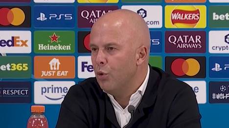 Arne Slot lobt Florian Wirtz nach dem 1:0-Sieg gegen Real Madrid für seine harte Arbeit bei der Anpassung an die Premier League. Der Liverpool-Coach betont, dass der 22-Jährige oft unglücklich agierte.