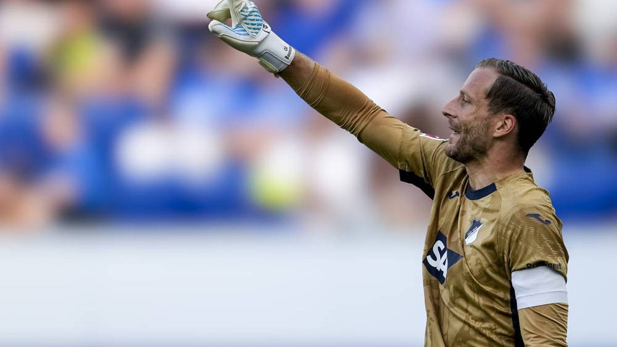 TSG Hoffenheim: Auch die TSG ändert ihren Kapitän nicht. Oliver Baumann wird auch in der kommenden Saison Kapitän bleiben. Seit über zehn Jahren spielt der 35-Jährige bereits für Hoffenheim und trägt seit mehreren Jahren die Kapitänsbinde.