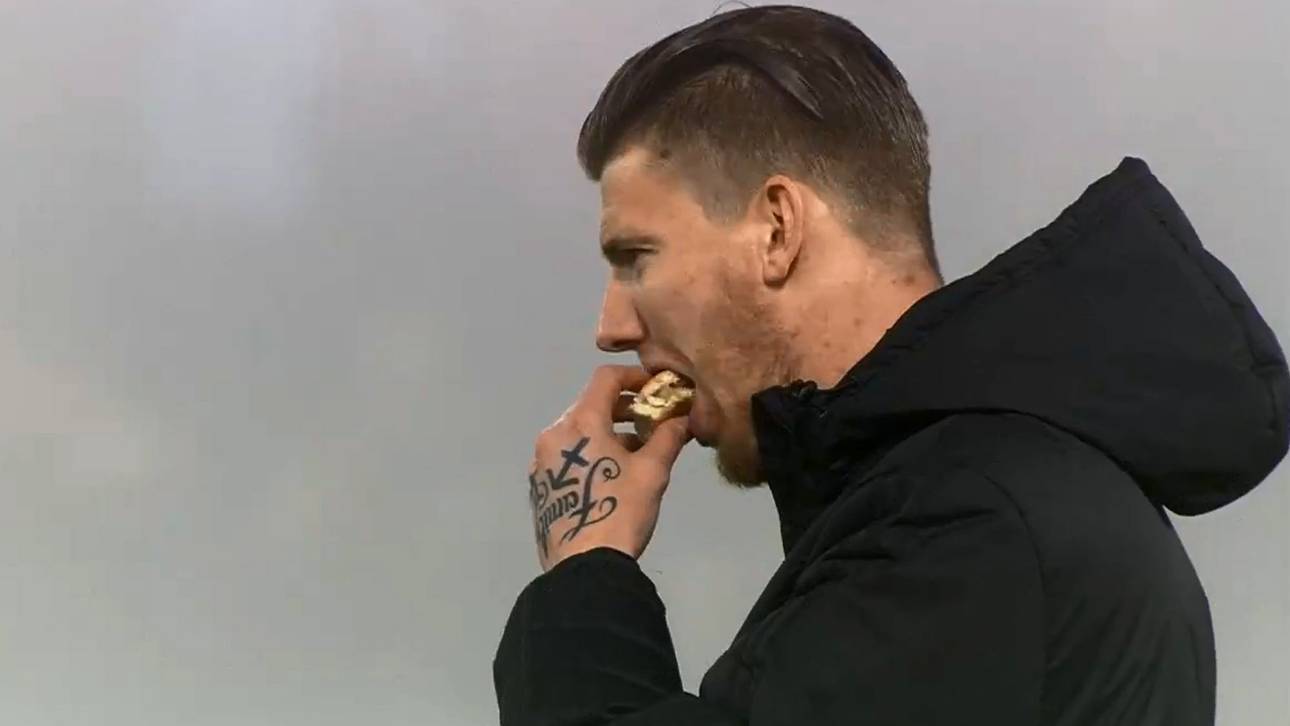 Profi für Halbzeit-Imbiss gesperrt