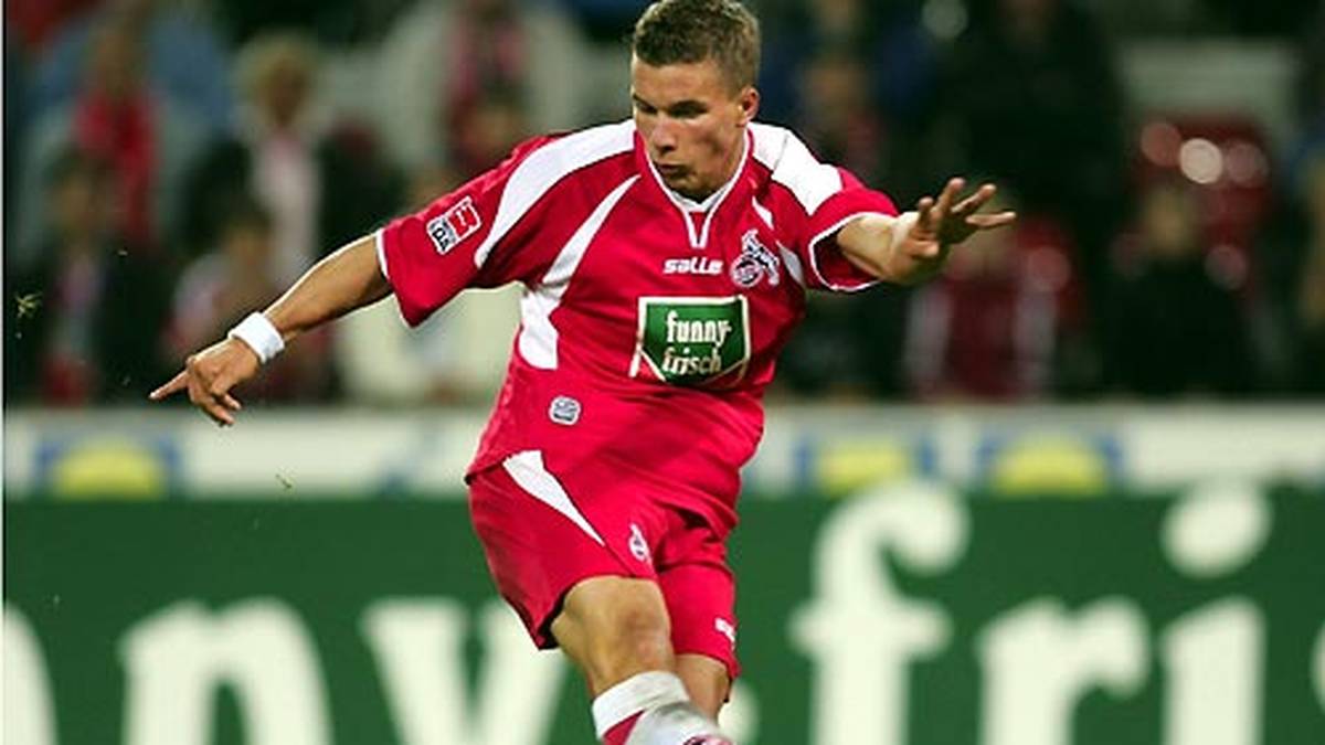 Auch er darf natürlich nicht fehlen. 2005 ist es Lukas Podolski, der seinen Kölnern mit 24 Treffern zum Aufstieg verhilft