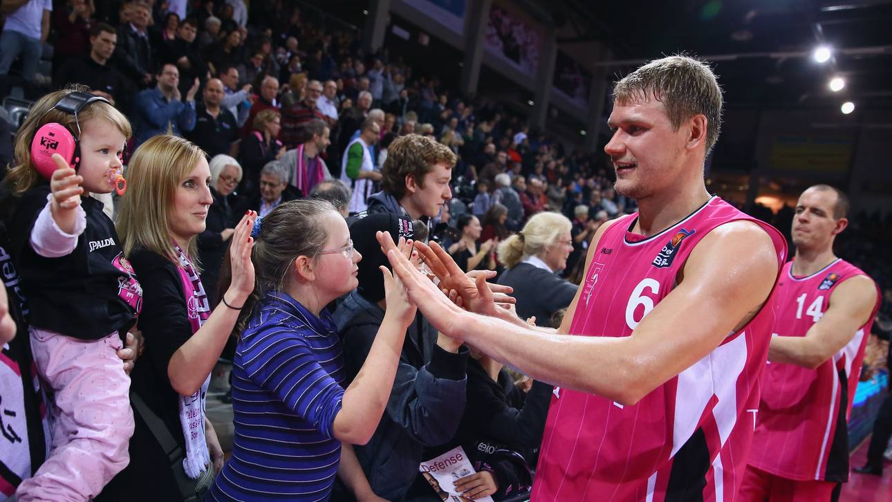 Buzzer Beater hält Bonn auf Kurs