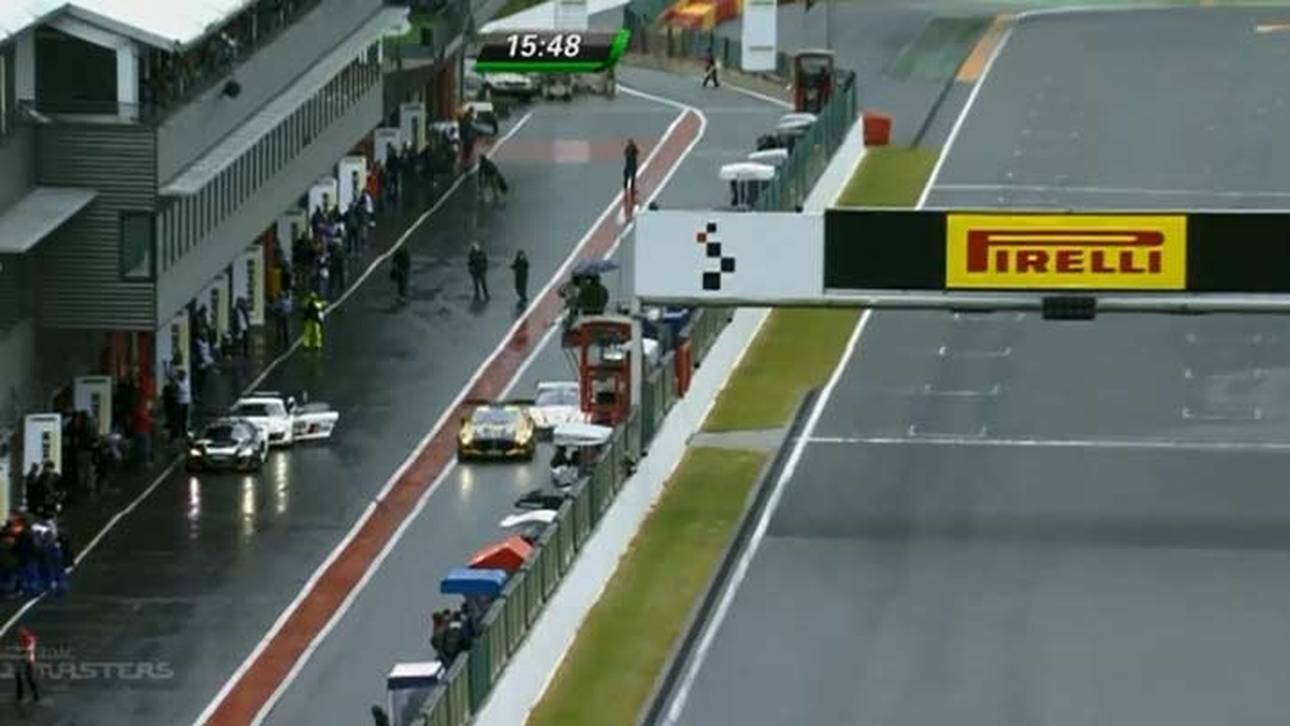 Boxenstopp bringt Schneider um Sieg