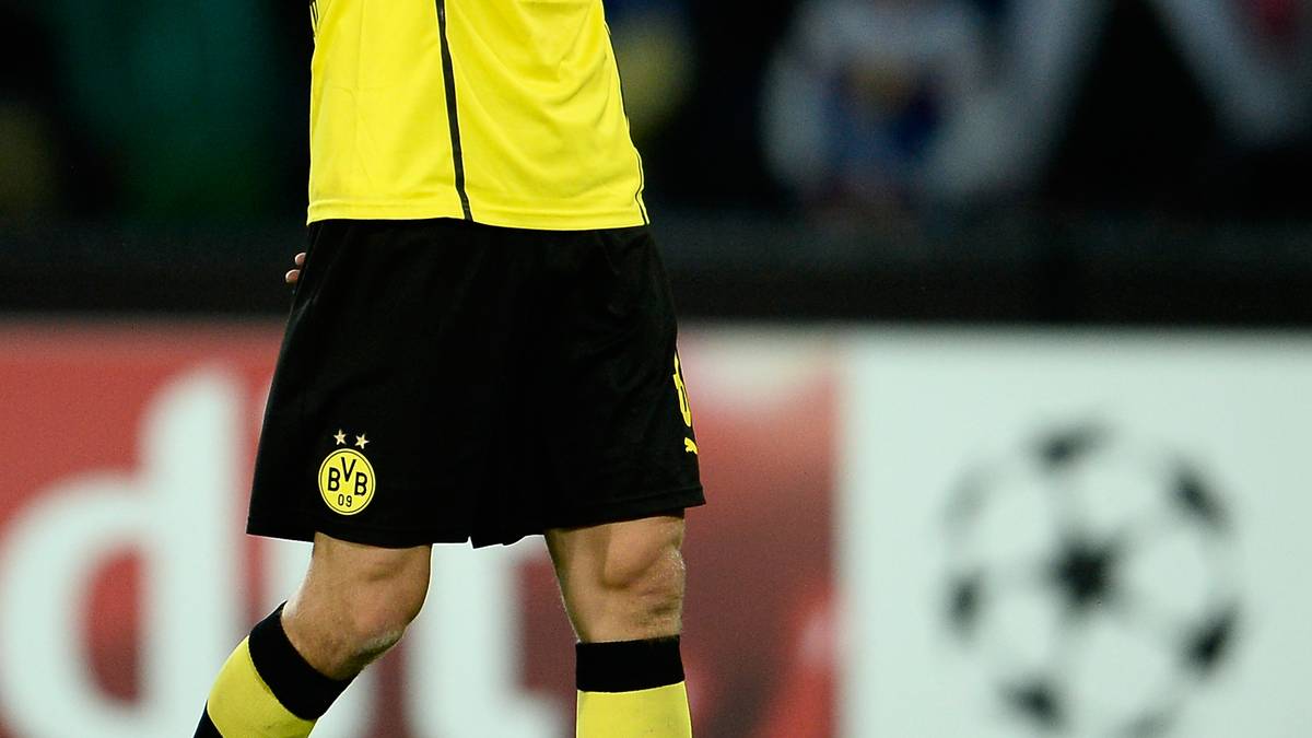 NASENBEINBRUCH (November 2013): Seinen nächsten Nasenbeinbruch erleidet Bender in der Champions League gegen Neapel, beißt sich 70 Minuten mit der lädierten Nase durch und verbraucht alleine in der ersten Hälfte drei Trikots, weil er die vollgebluteten Shirts immer wieder wechseln muss