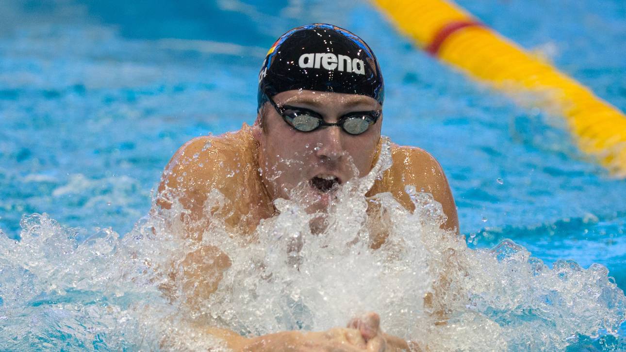Koch schwimmt in Rekordzeit ins Finale