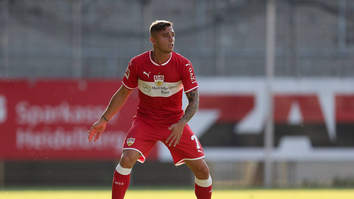 Ex-Sportvorstand Michael Reschke setzte große Hoffnung in den 22 Jahre alten Spanier und stattete ihn mit einem Vertrag bis 2023 aus. Erfüllt er in den kommenden Wochen nicht die Hoffnungen, die in ihn gesetzt wurden, wäre eine Ausleihe im Sommer vorstellbar