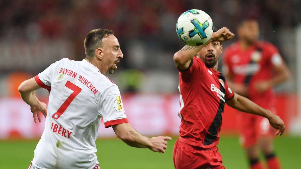 FRANCK RIBERY: Der Routinier begann stark, hatte eine herausragende Szene mit der Vorarbeit vor Lewandowskis 2:0, als er Lars Bender einfach stehen ließ. Leistete sich aber auch einige Ballverluste - SPORT1-Note: 2