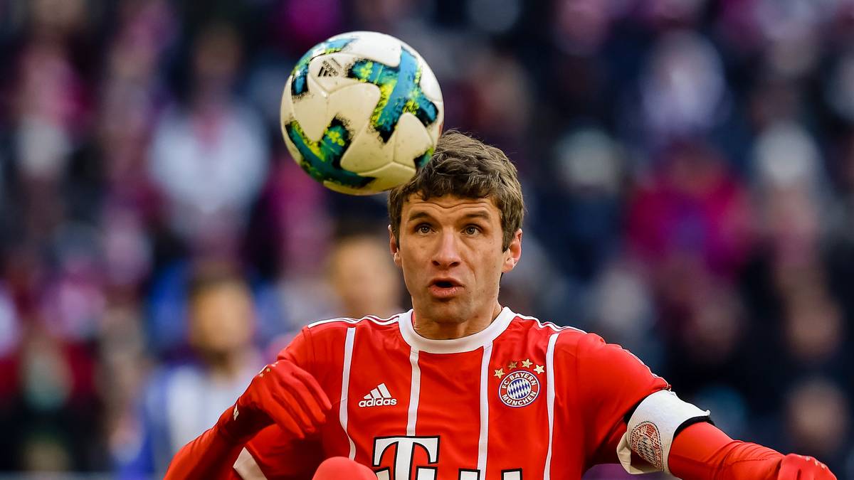 2018 - THOMAS MÜLLER (Angriff): …allerdings ist er heute das Gesicht und die Identifikationsfigur des Rekordmeisters. Als Weltmeister und Führungsspieler hat er noch einen Schritt in seiner Karriere und Entwicklung gemacht. Deshalb Gleichstand - 14:10
